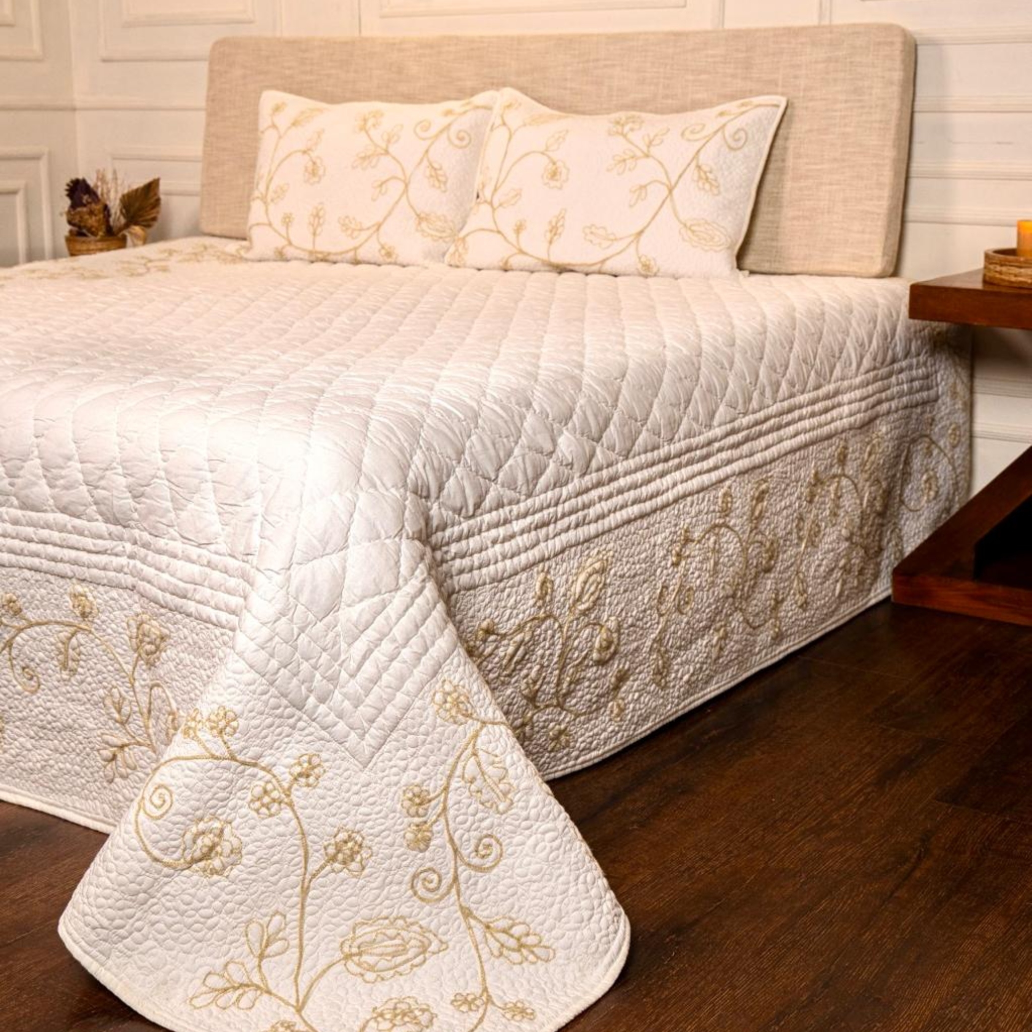 Hand Embroidered Arivana Aari 3 pc set Bed Spread