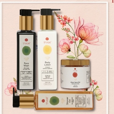 Rejuvenate and Hydrate Daily unisex Combo Hamper