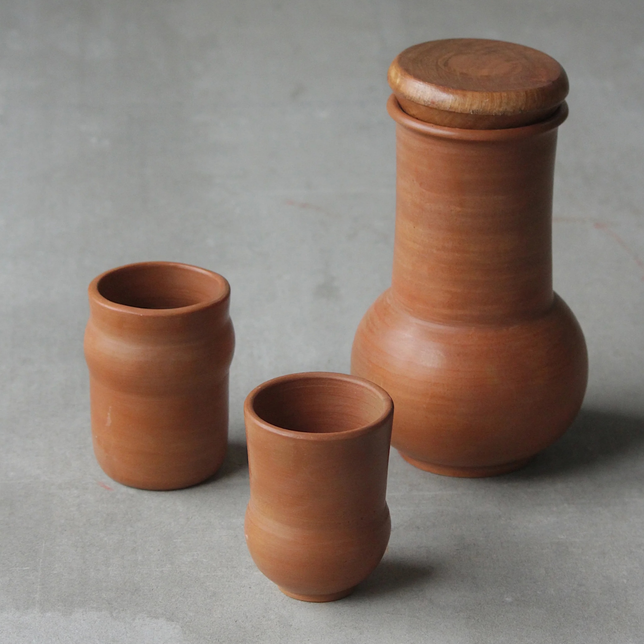 Qnch - Set of handcrafted Carafe and 2 Tumblers by Rayden Design | Tooffi