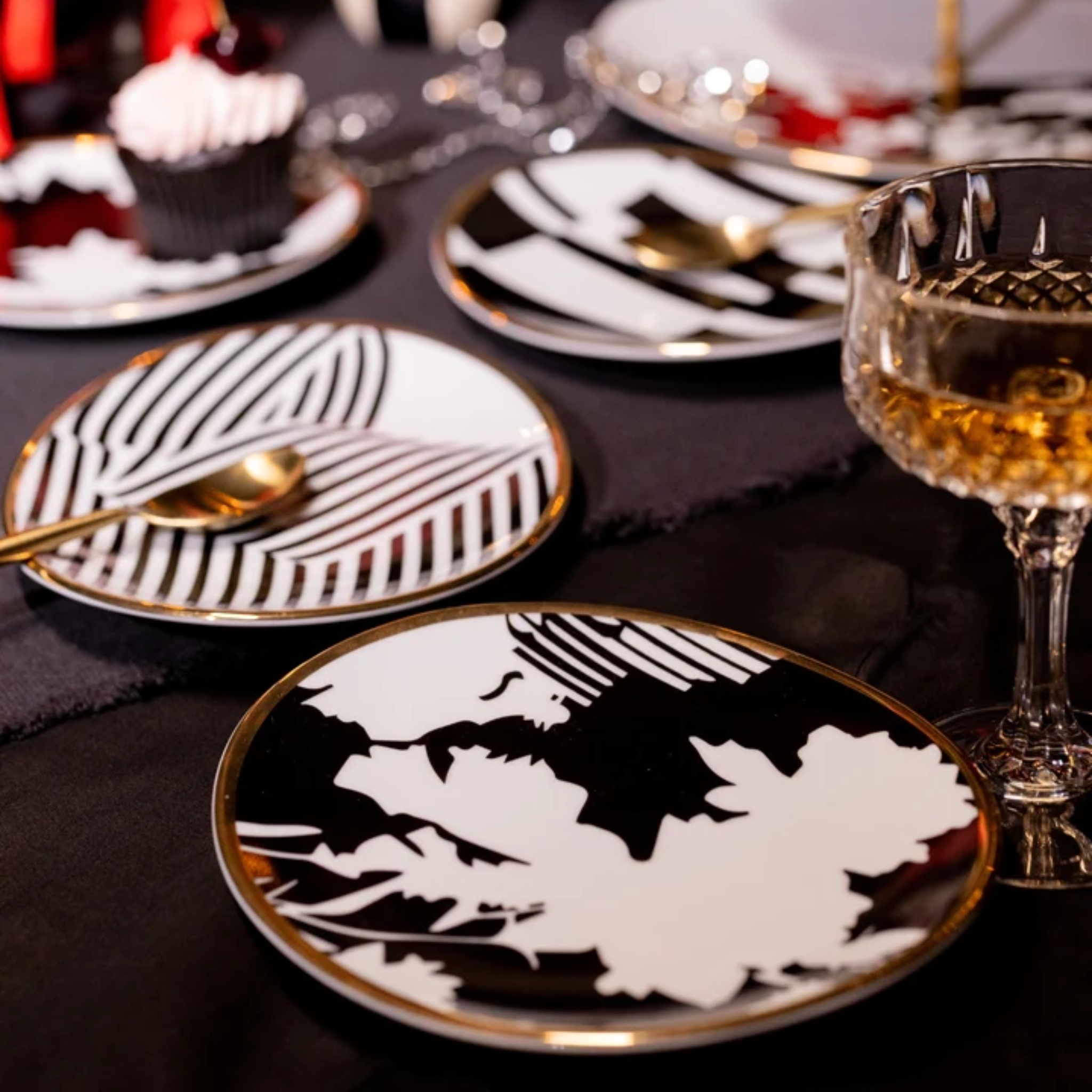 Éclat Oval appetiser plates (set of 4) by nira's ceramics | Tooffi
