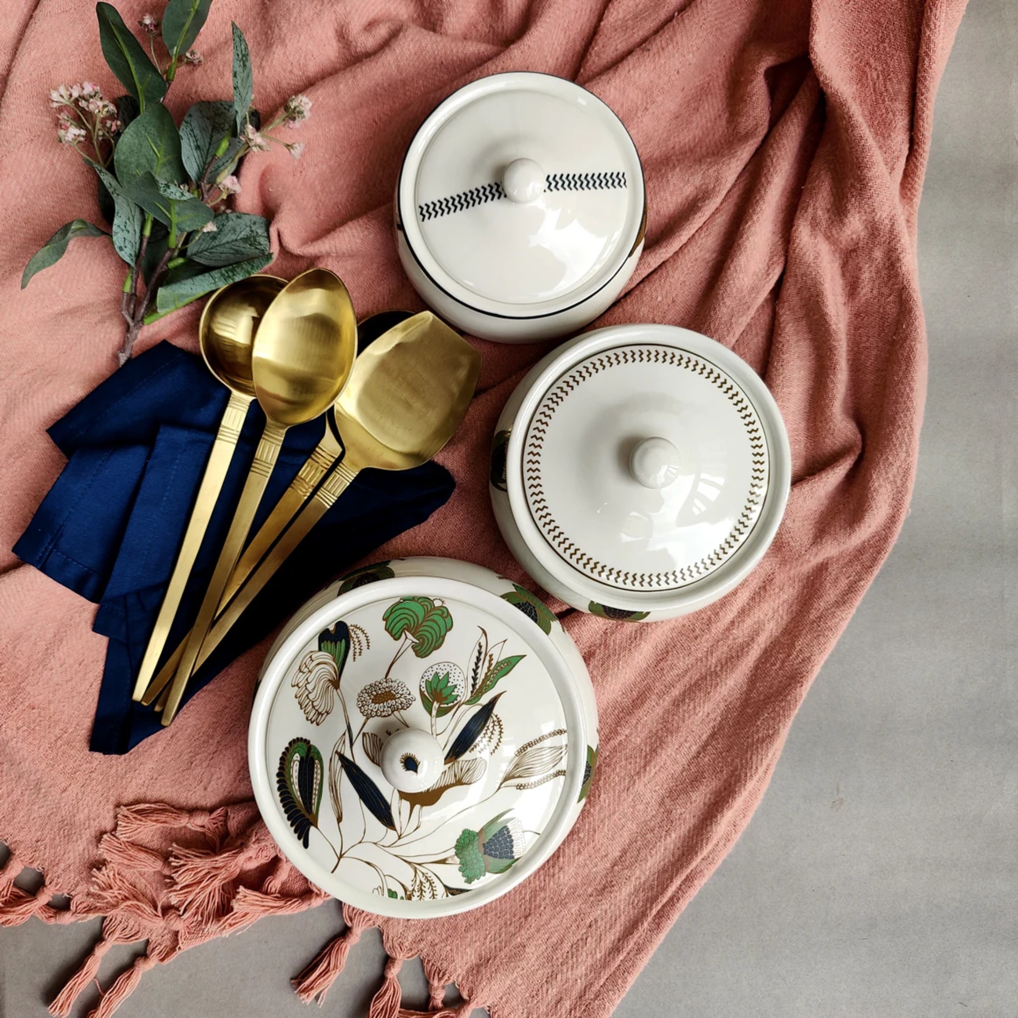 Pookkal (POR) - lid bowls