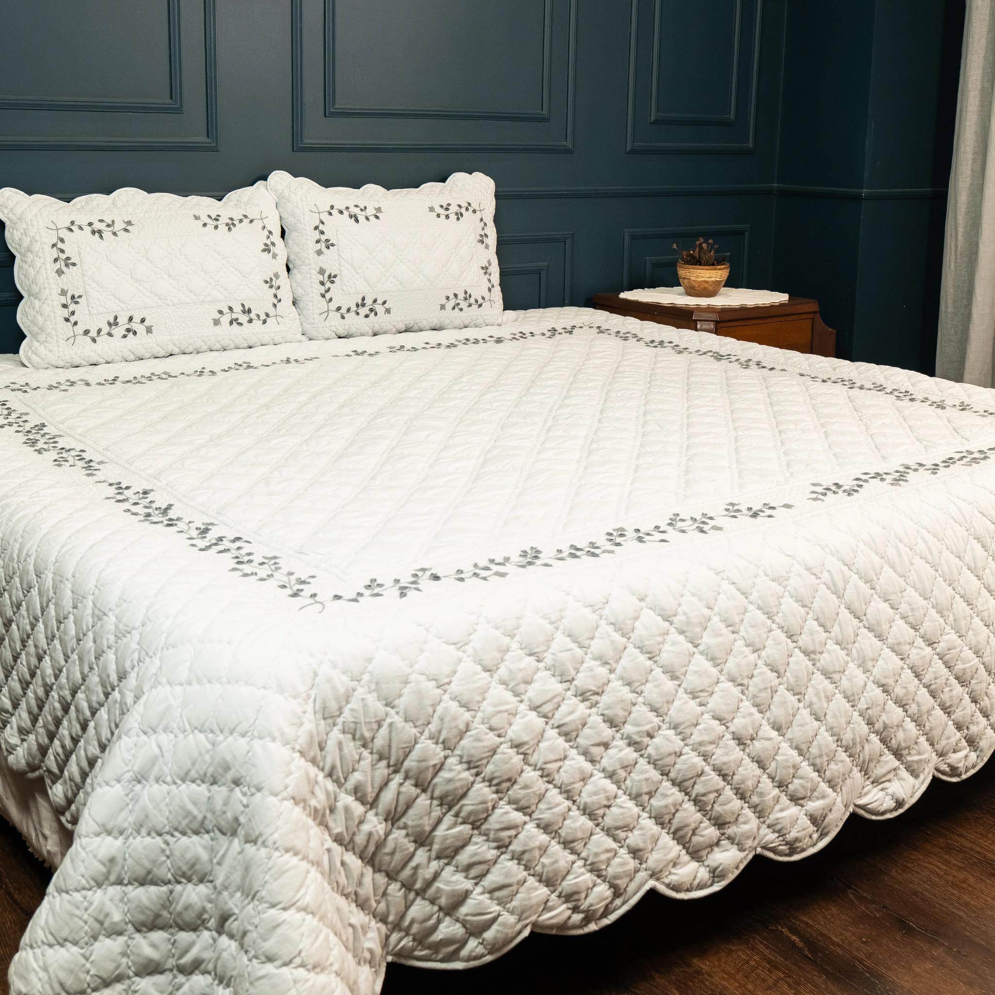 Zoya Cutwork Emroidery 3 Pc Set Bed Spread Grey