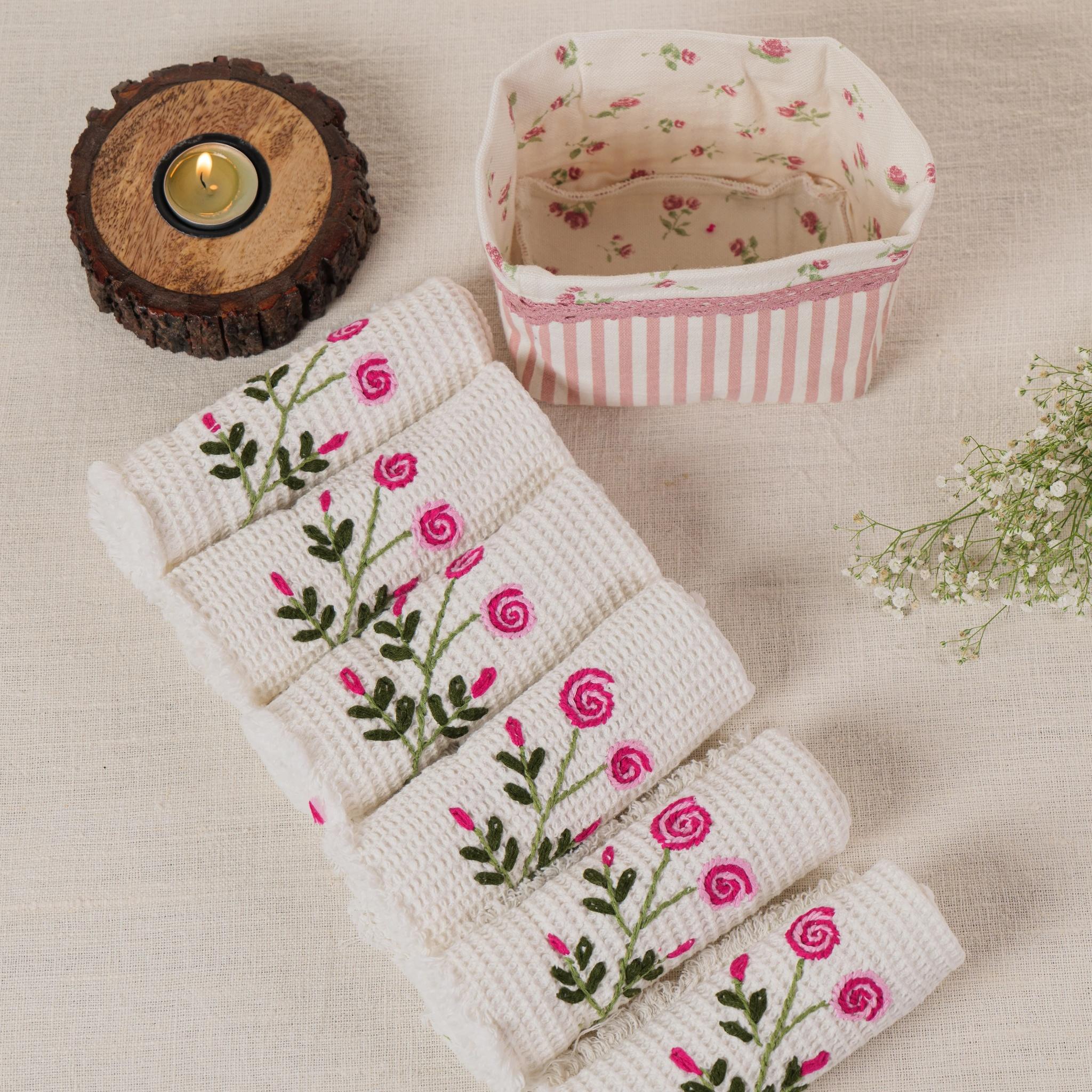 TINY ROSE BUN BASKET PINK