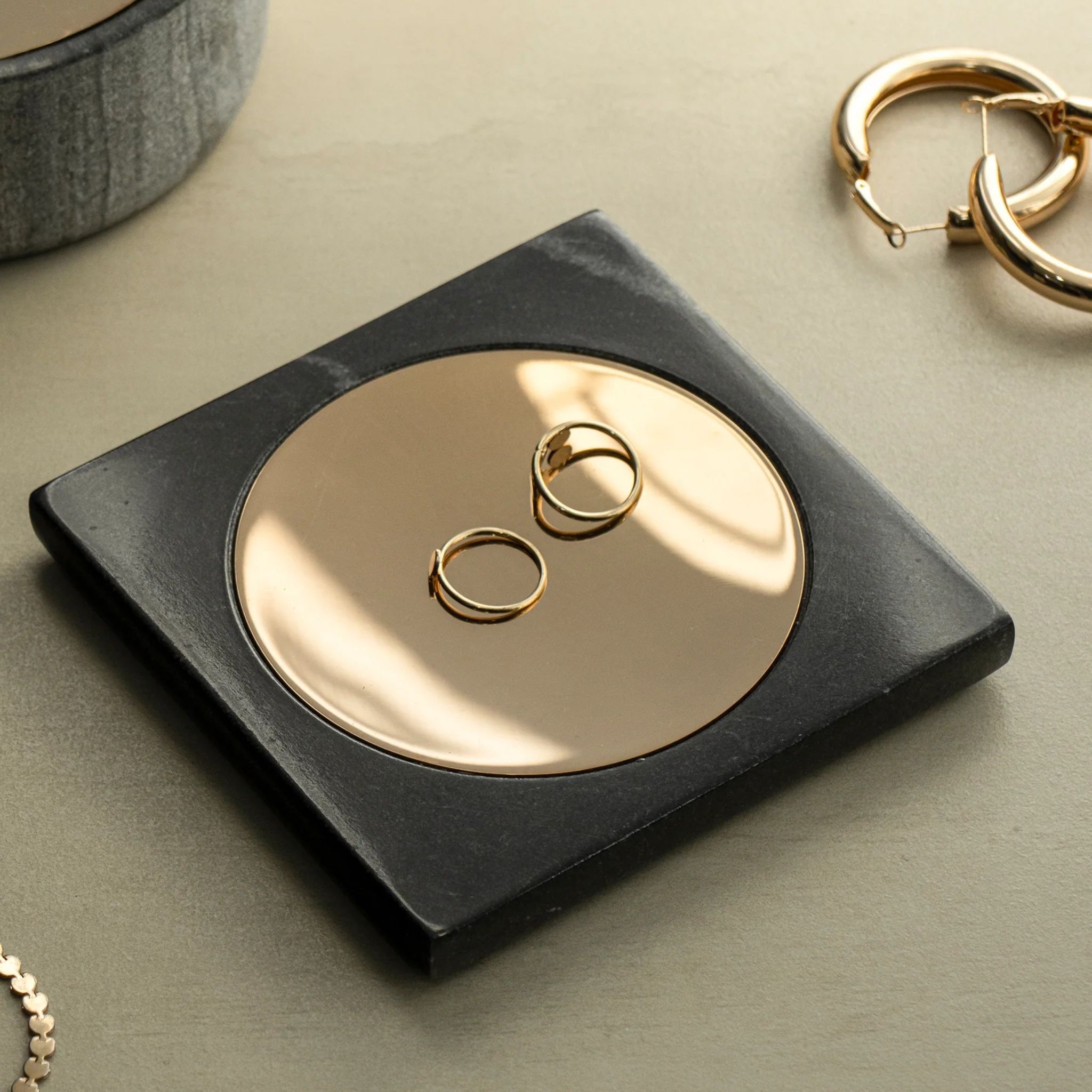 Yin Jewellery Dish by Saswata | Tooffi