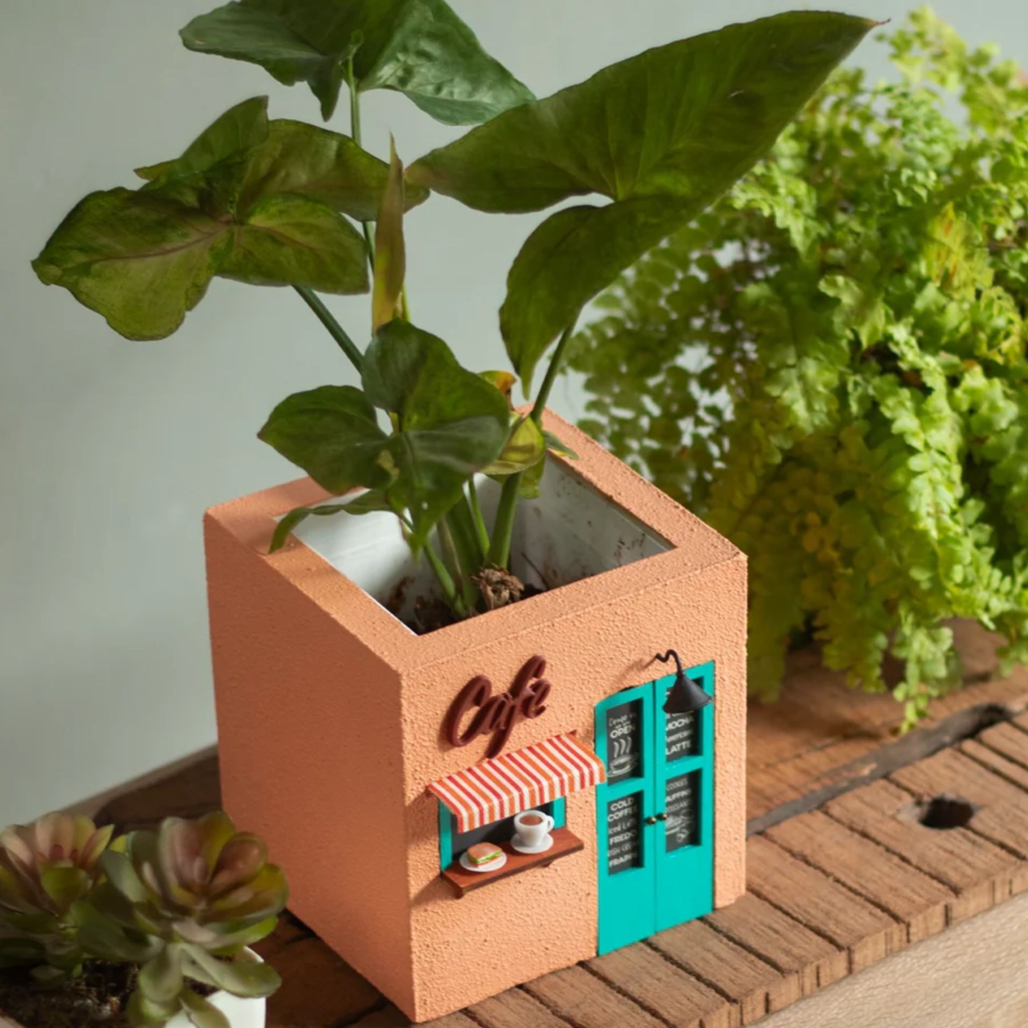 Cafe Planter (Peach & Teal)