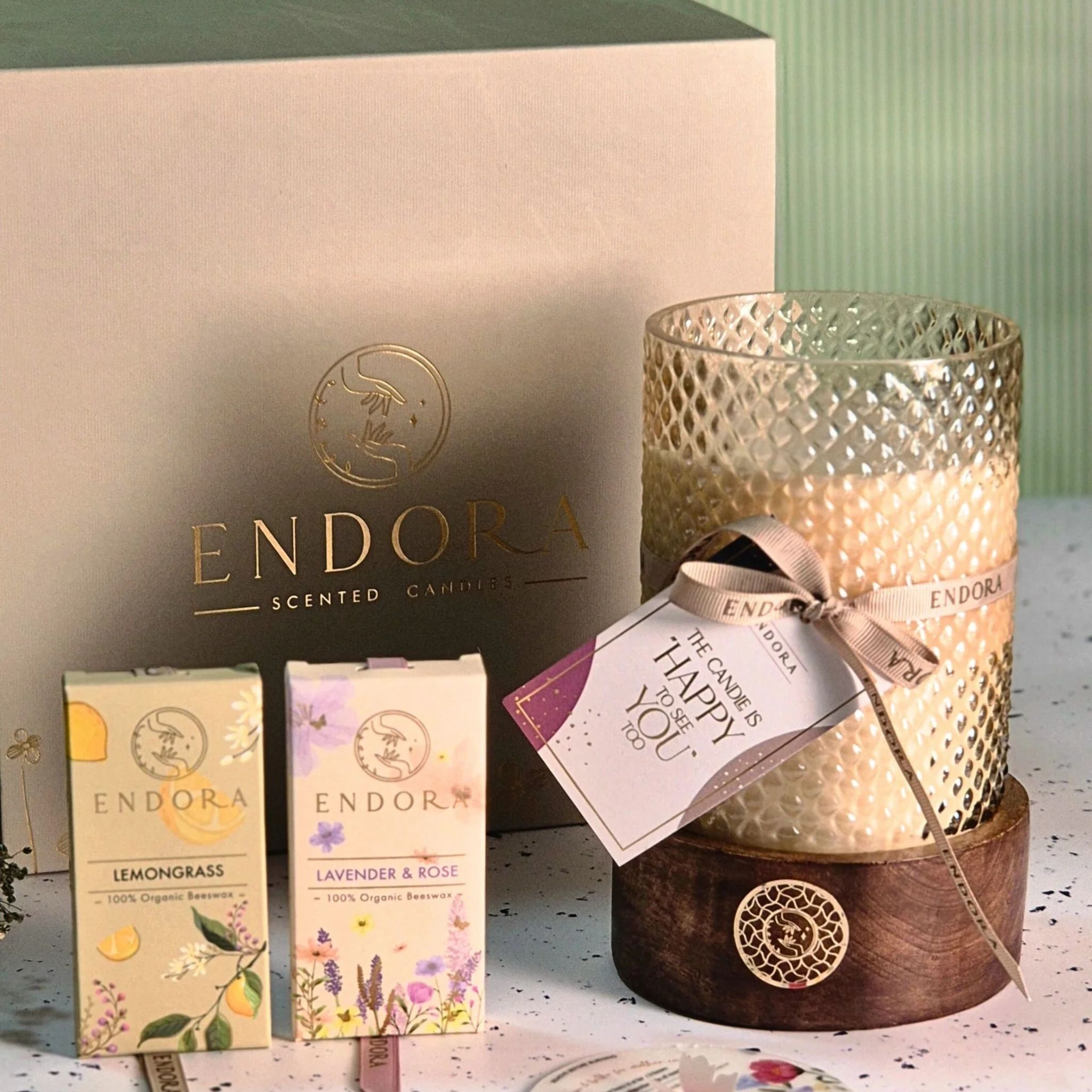 Wooden Base diamond cut candle + 2 wax tablet