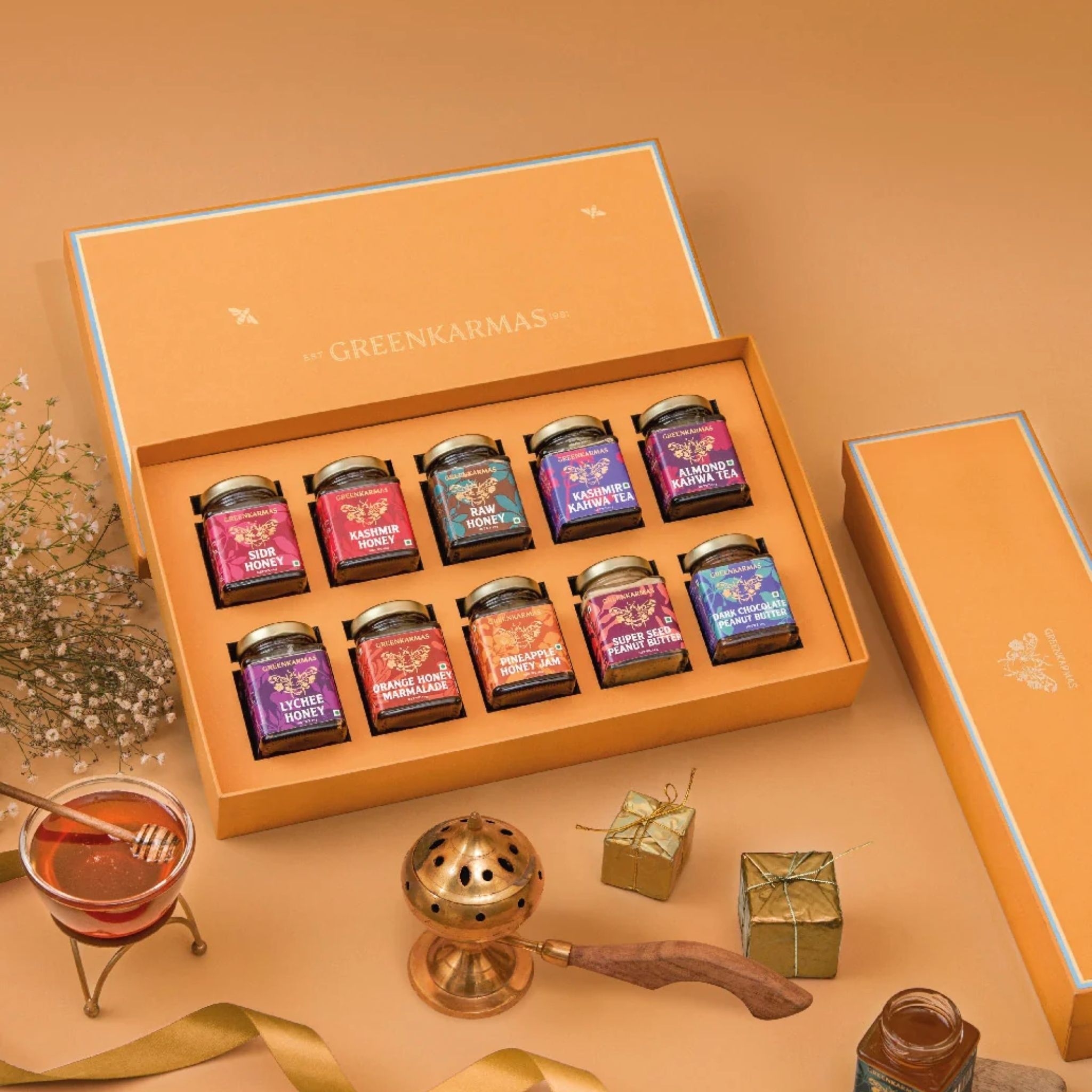 GreenKarmas Signature Selection Gift Box by GreenKarmas | Tooffi