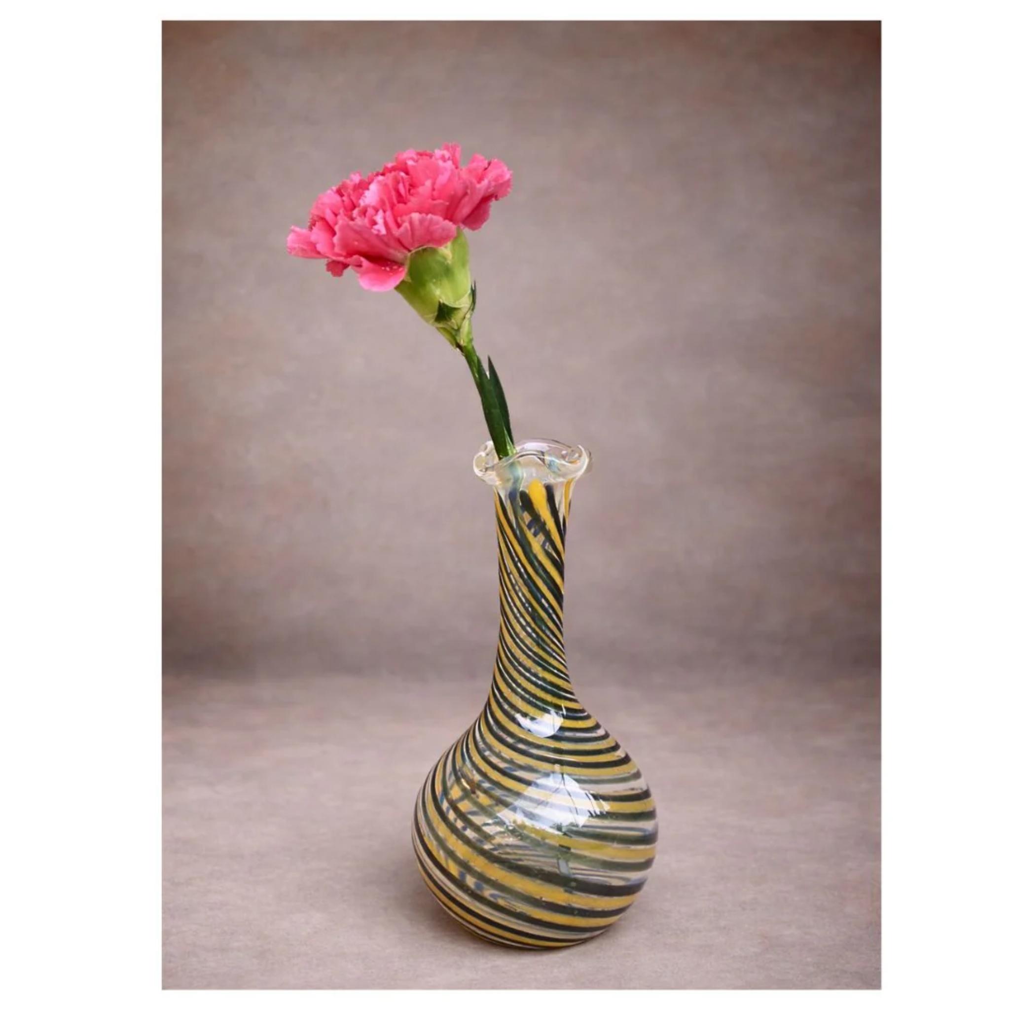 Handblown Murano-Style Glass Vase – Spiral Bloom